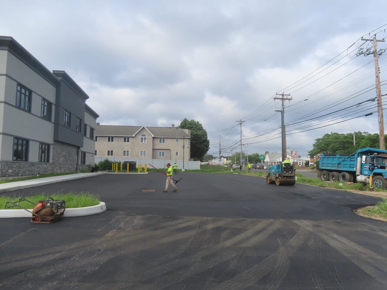 Commercial Parking Lot Paving project in Orange, CT — finished new asphalt lot at office building