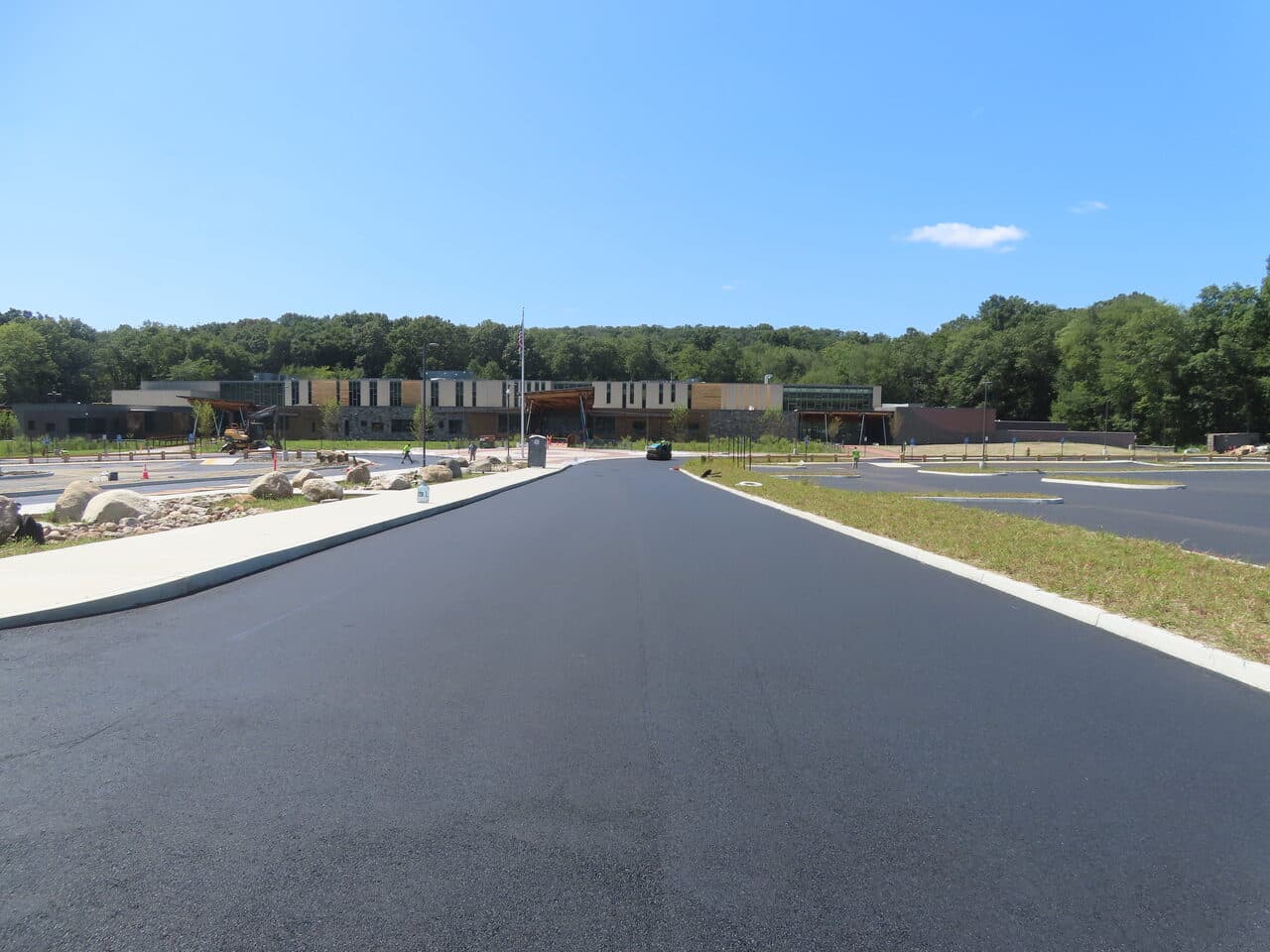 Commercial Parking Lot Paving project in Brookfield, CT — finished access drive to building