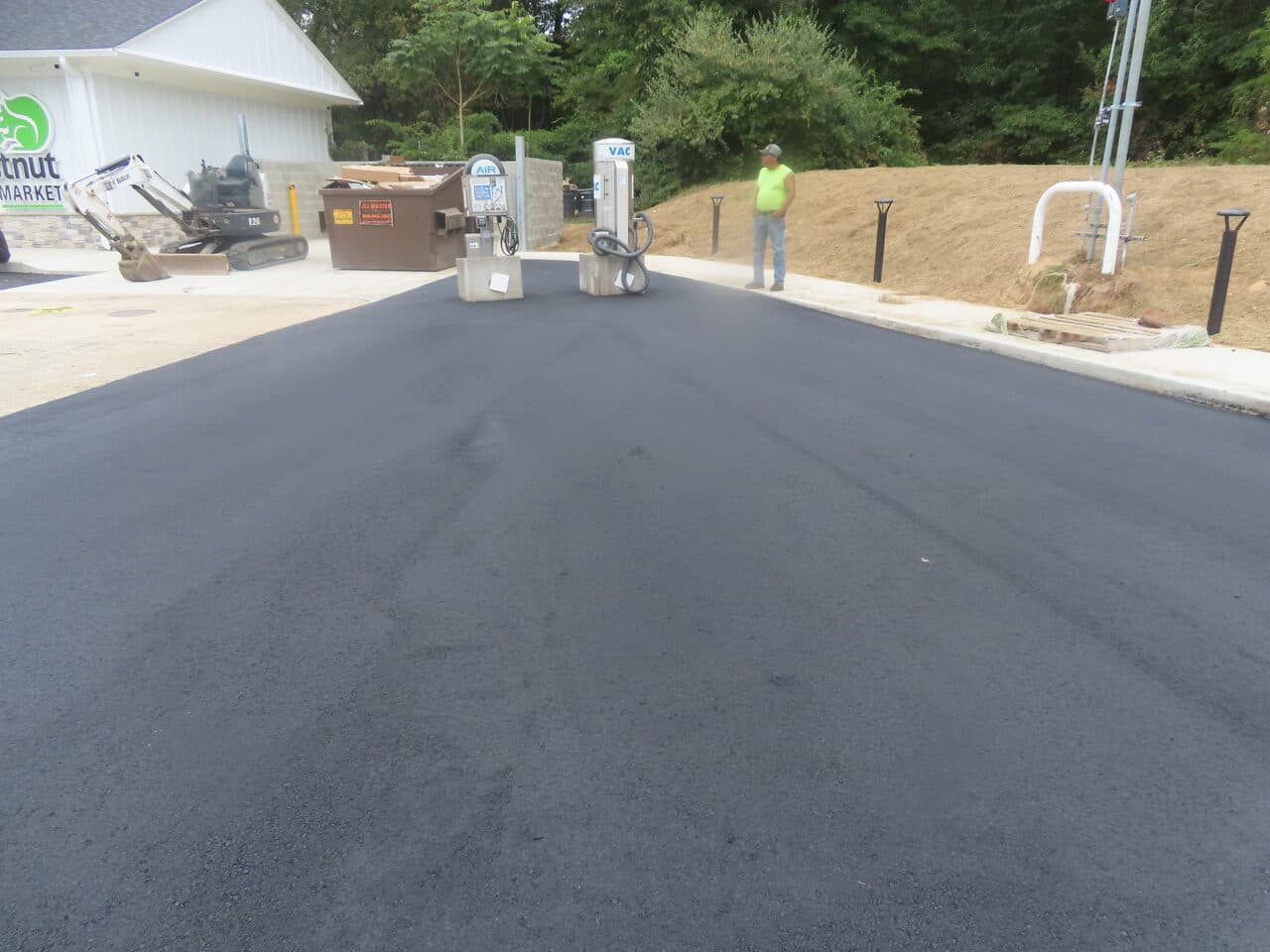 Commercial Parking Lot Paving project in Old Lyme, CT — fresh paved lot at convenience store
