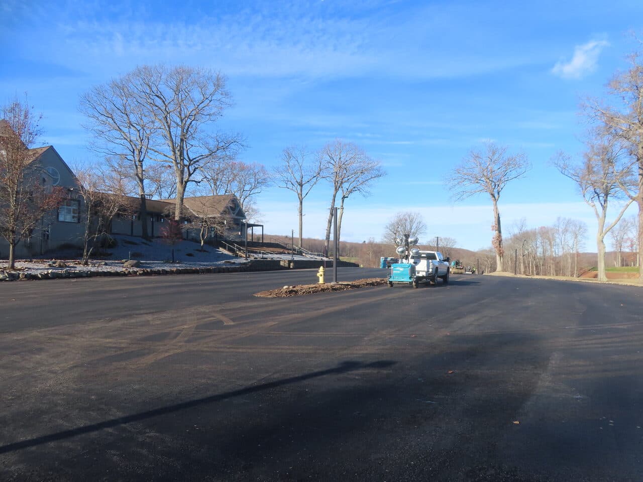Golf Course Paving project in New Haven, CT — finished paved lot by clubhouse